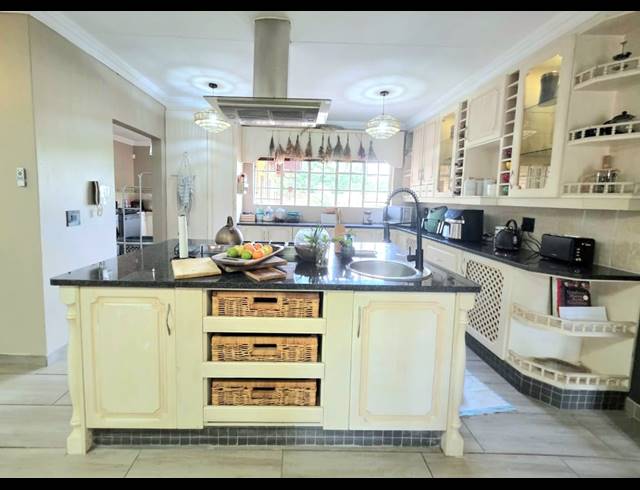 3 BEDROOM HOUSE FOR SALE IN THREE RIVERS PROPER